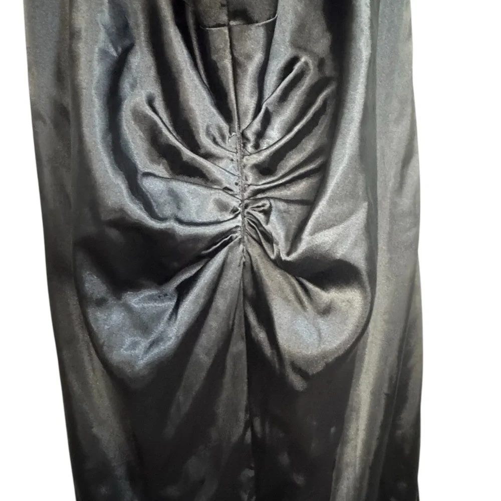 David’s Bridal Galina Signature Black Charmeuse Halter Dress - 22 - Picture 5 of 14